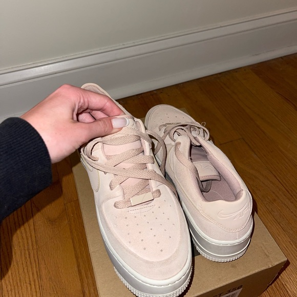 Nike Womens Sage Low - Picture 8 of 8